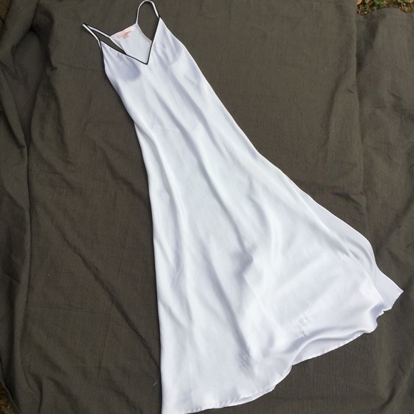 Victoria's Secret Other - LONG WHITE SILK VICTORIAS SECRET NIGHT GOWN